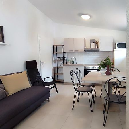 Apartments Divna Baska Voda Luaran gambar