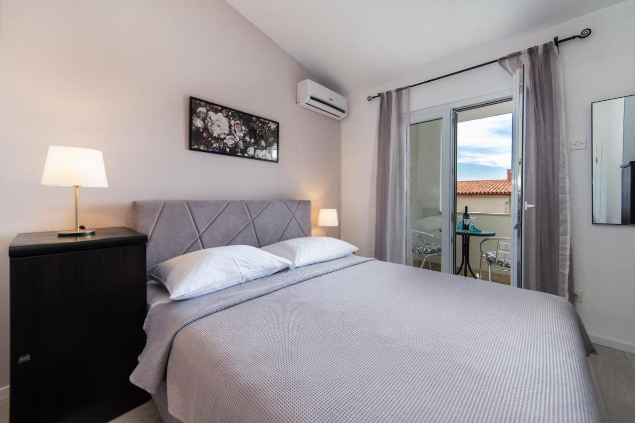 Apartments Divna Baska Voda Luaran gambar