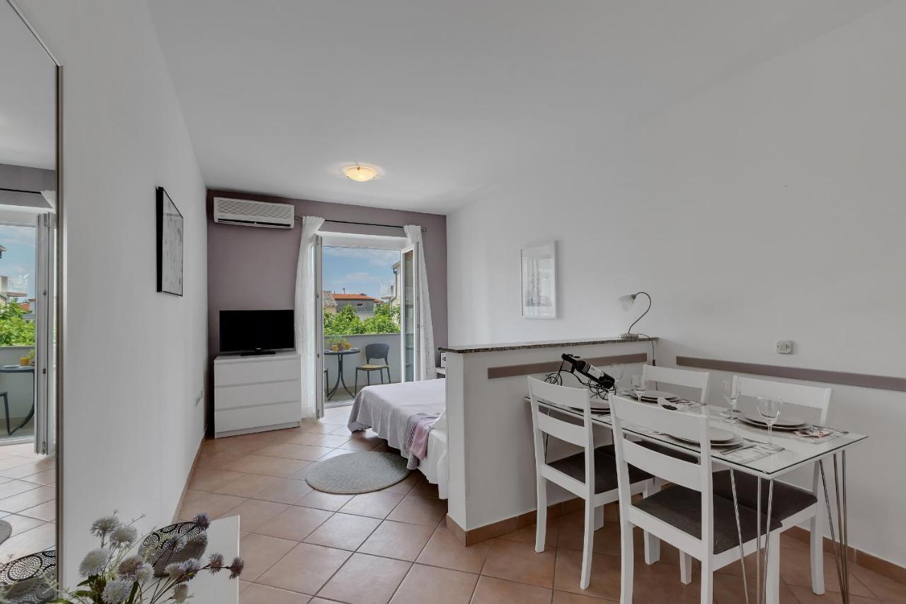 Apartments Divna Baska Voda Luaran gambar