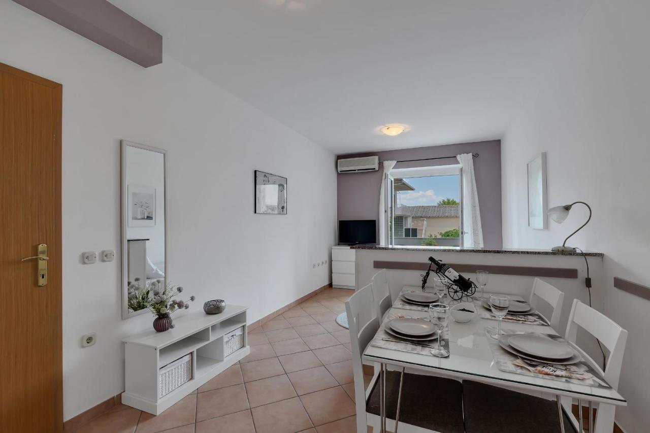 Apartments Divna Baska Voda Luaran gambar