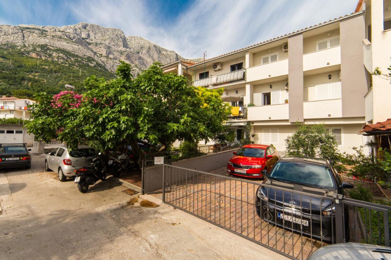 Apartments Divna Baska Voda Luaran gambar