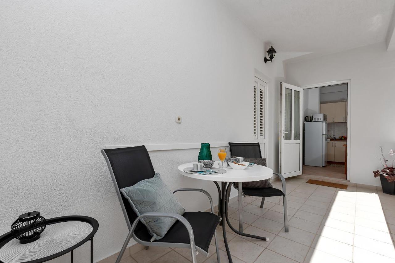 Apartments Divna Baska Voda Luaran gambar
