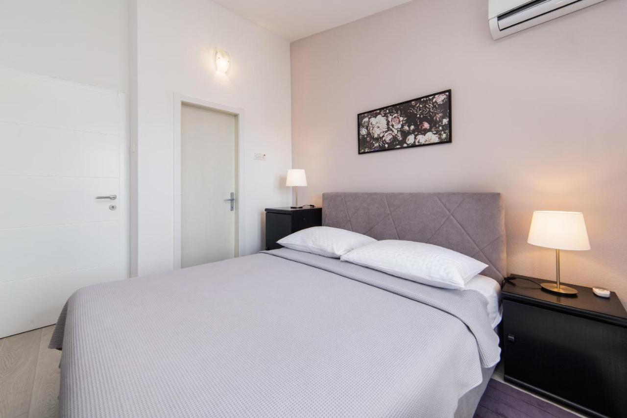 Apartments Divna Baska Voda Luaran gambar
