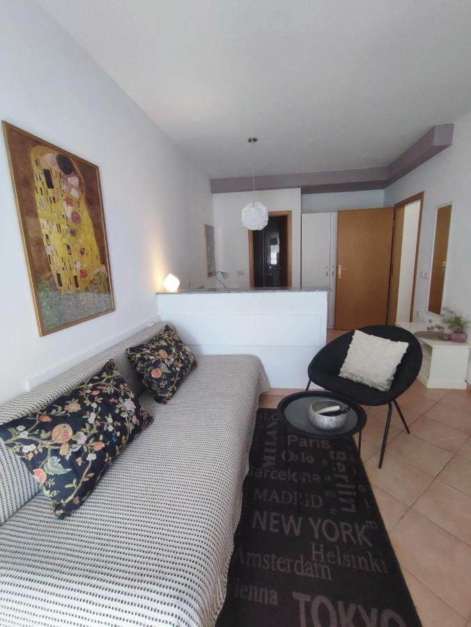 Apartments Divna Baska Voda Luaran gambar