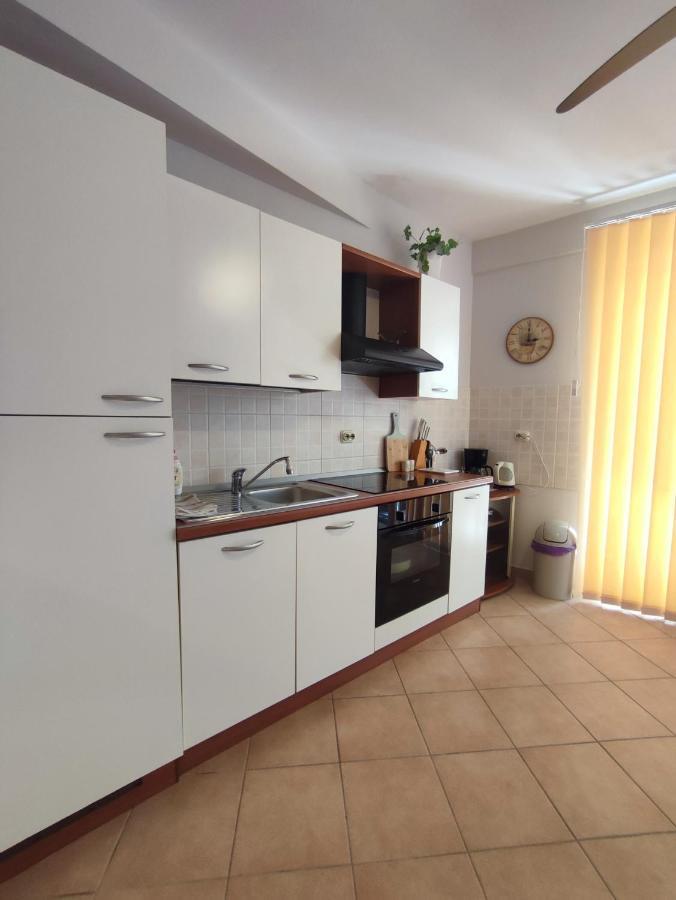 Apartments Divna Baska Voda Luaran gambar