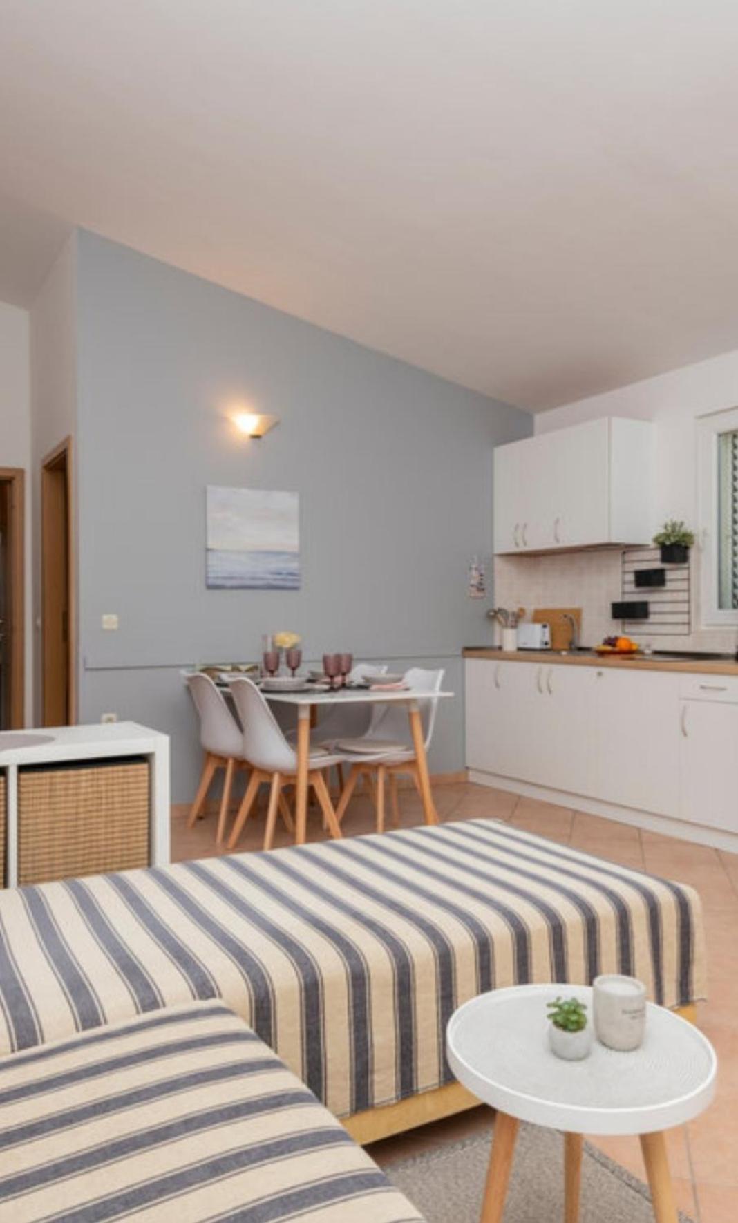 Apartments Divna Baska Voda Luaran gambar