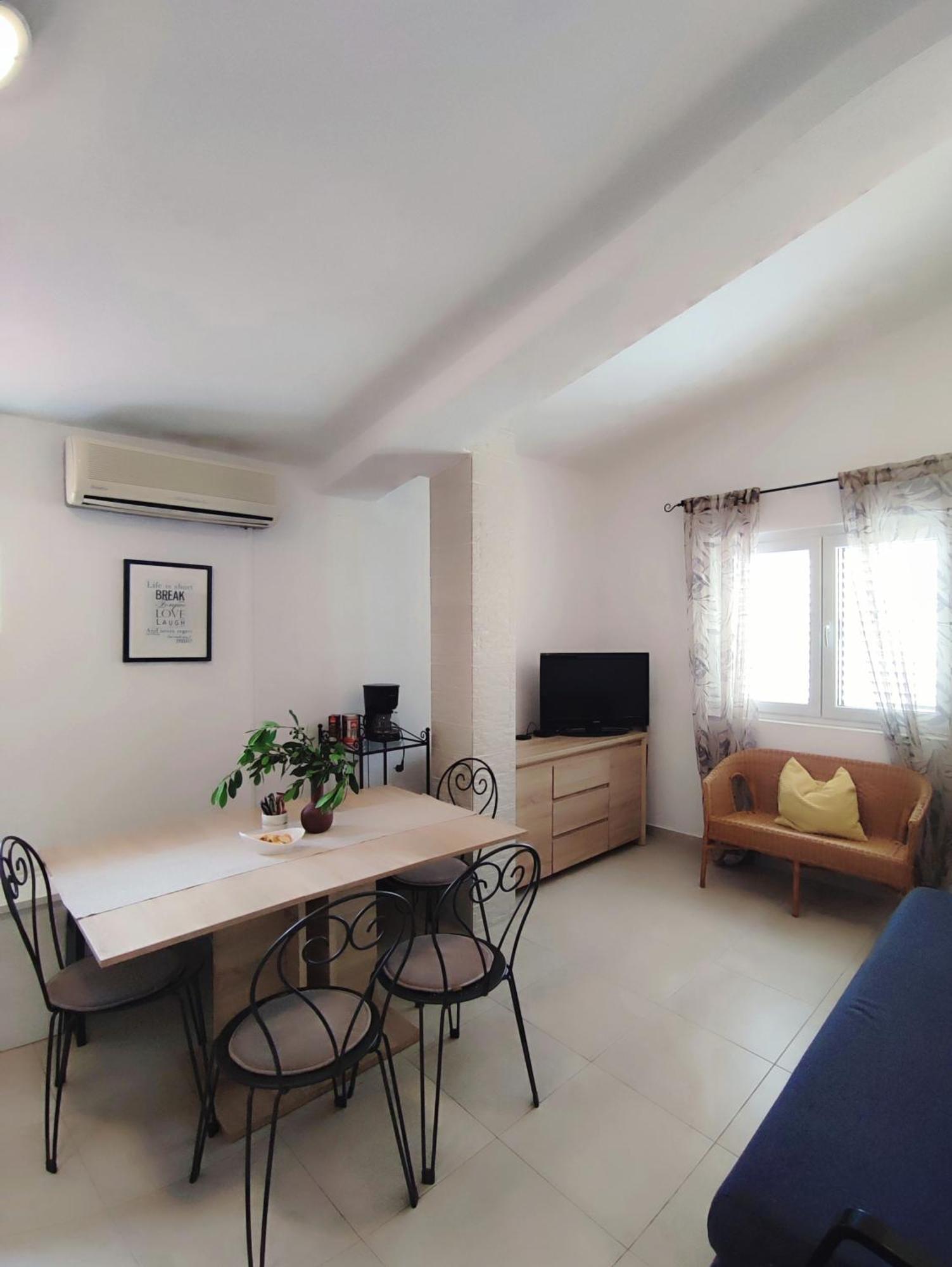 Apartments Divna Baska Voda Luaran gambar